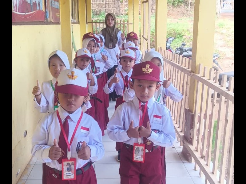 "Bersama Kita Hebat di SDN 6 Kayumas!" "MPLS Ceria: Kenal Sekolah, Sayang Teman, Cinta Belajar"